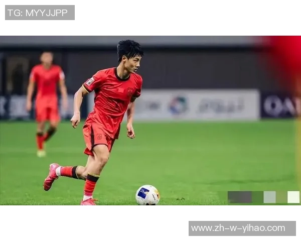 国足球星训练拼搏瞬间全程回顾展现激情与坚韧魅力