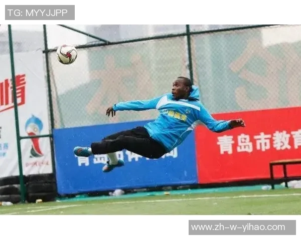 从草根到球场传奇：探寻足球明星背后的奋斗与荣耀